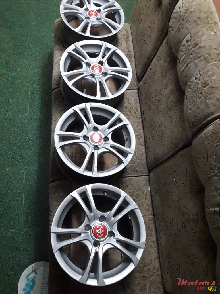 2018' Toyota photo #3