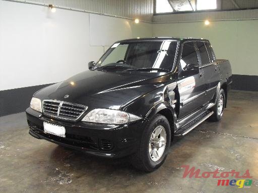 2009' SsangYong Musso photo #1