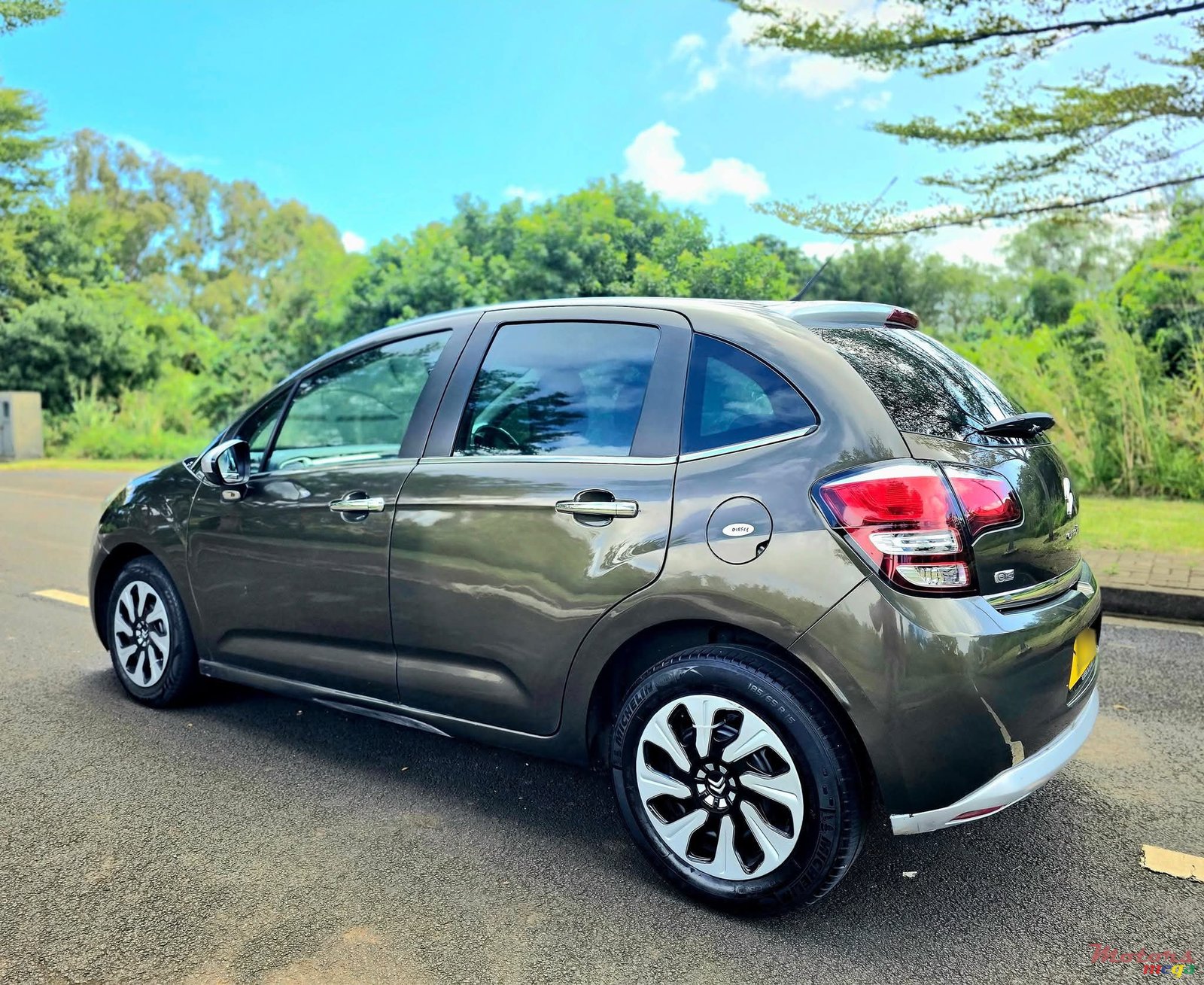 2014' Citroen C3 1.6 Turbo Diesel photo #4