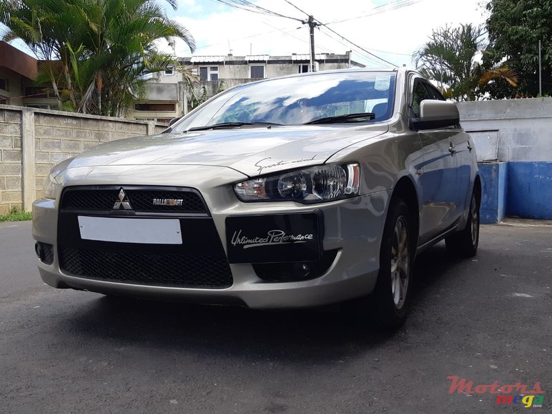 2010' Mitsubishi Lancer EX photo #3