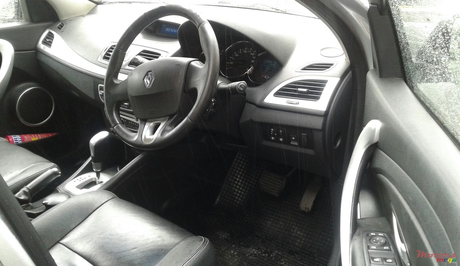 2011' Renault Fluence photo #3