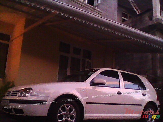 2000' Volkswagen Golf photo #1