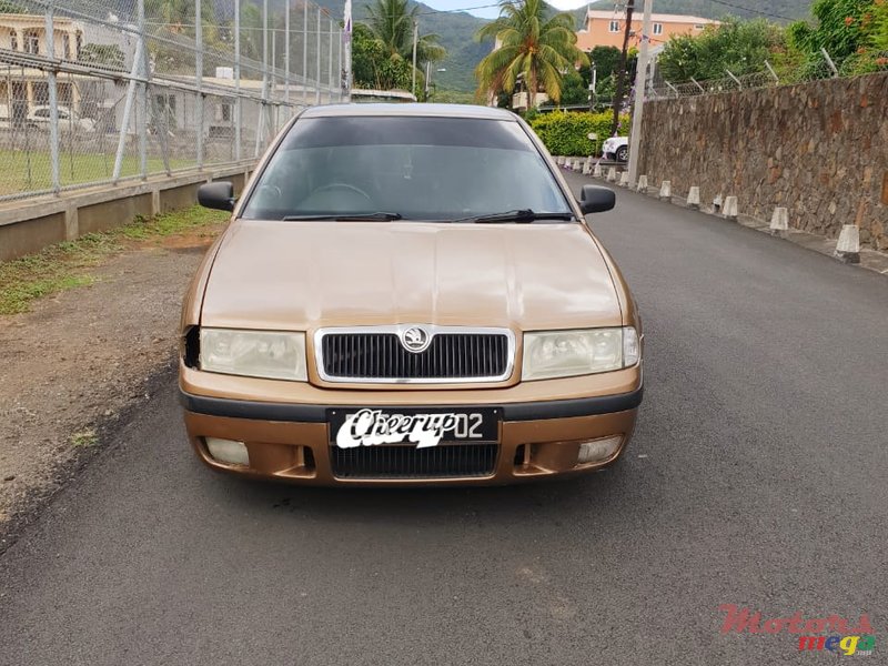 2002' Skoda Octavia photo #2