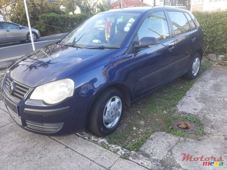 2010' Volkswagen Polo photo #1