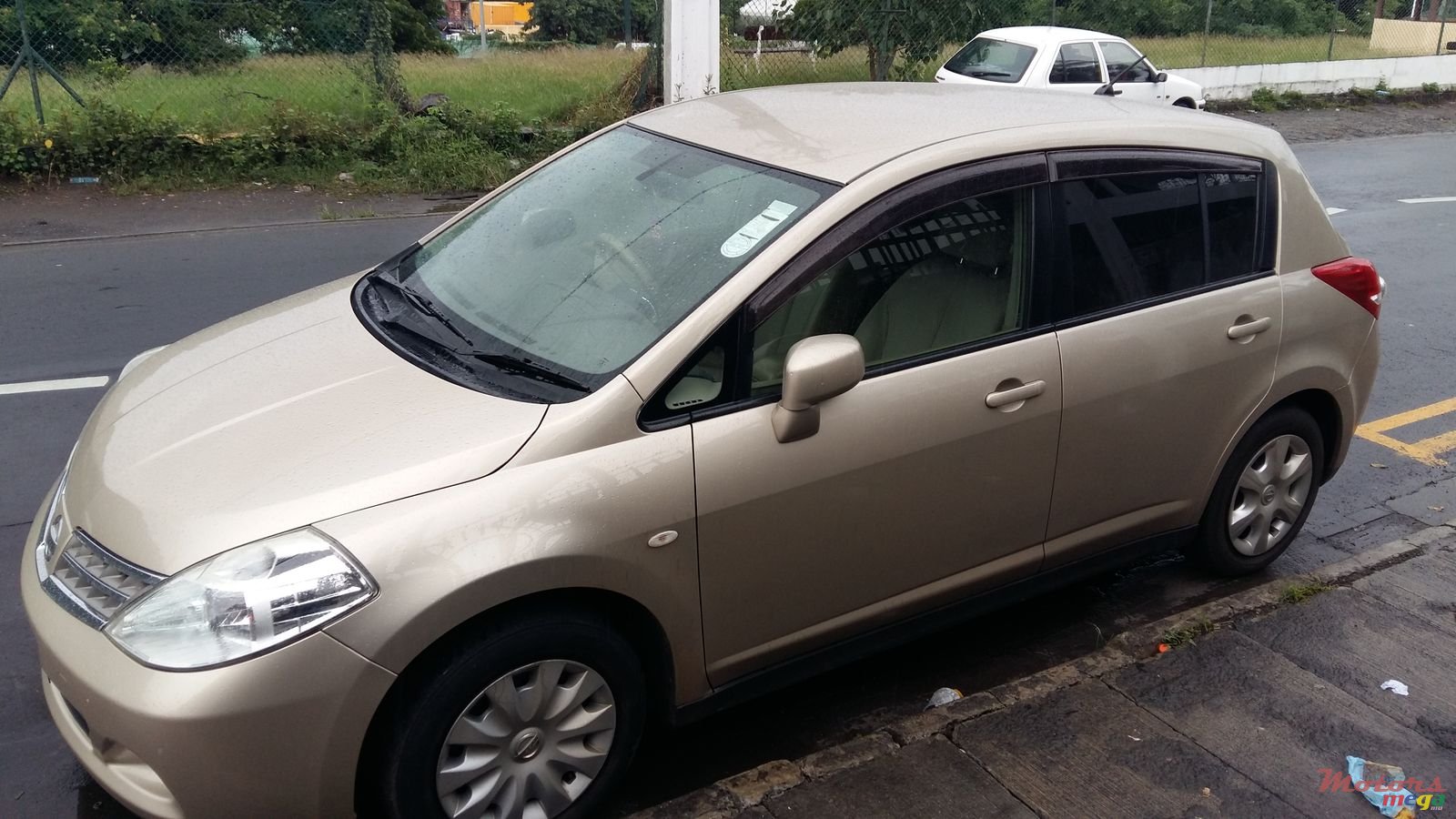 2008' Nissan Tiida photo #2