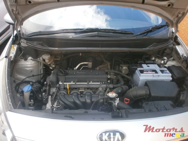 2016' Kia Rio photo #7