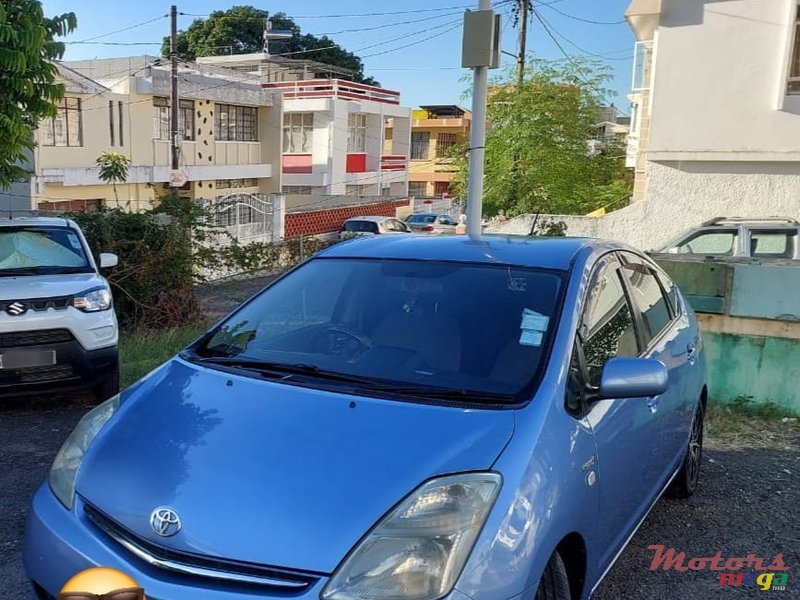 2008' Toyota Prius photo #4