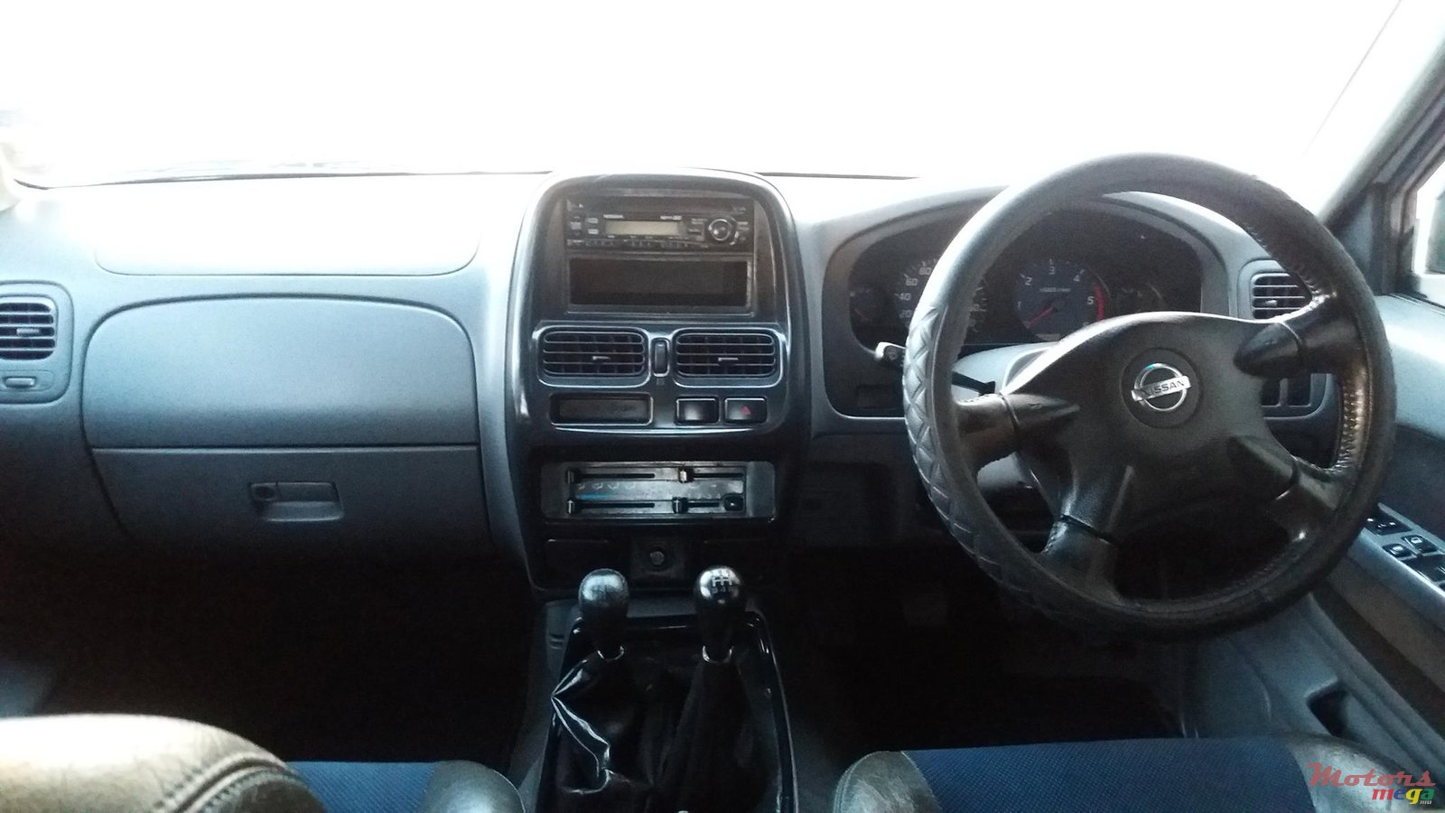 2006' Nissan NP300 photo #4