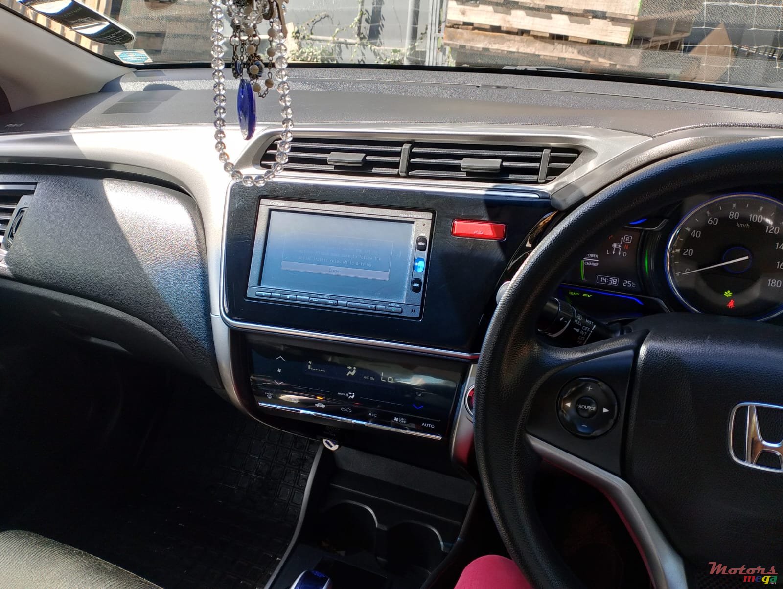 2016' Honda Grace photo #5