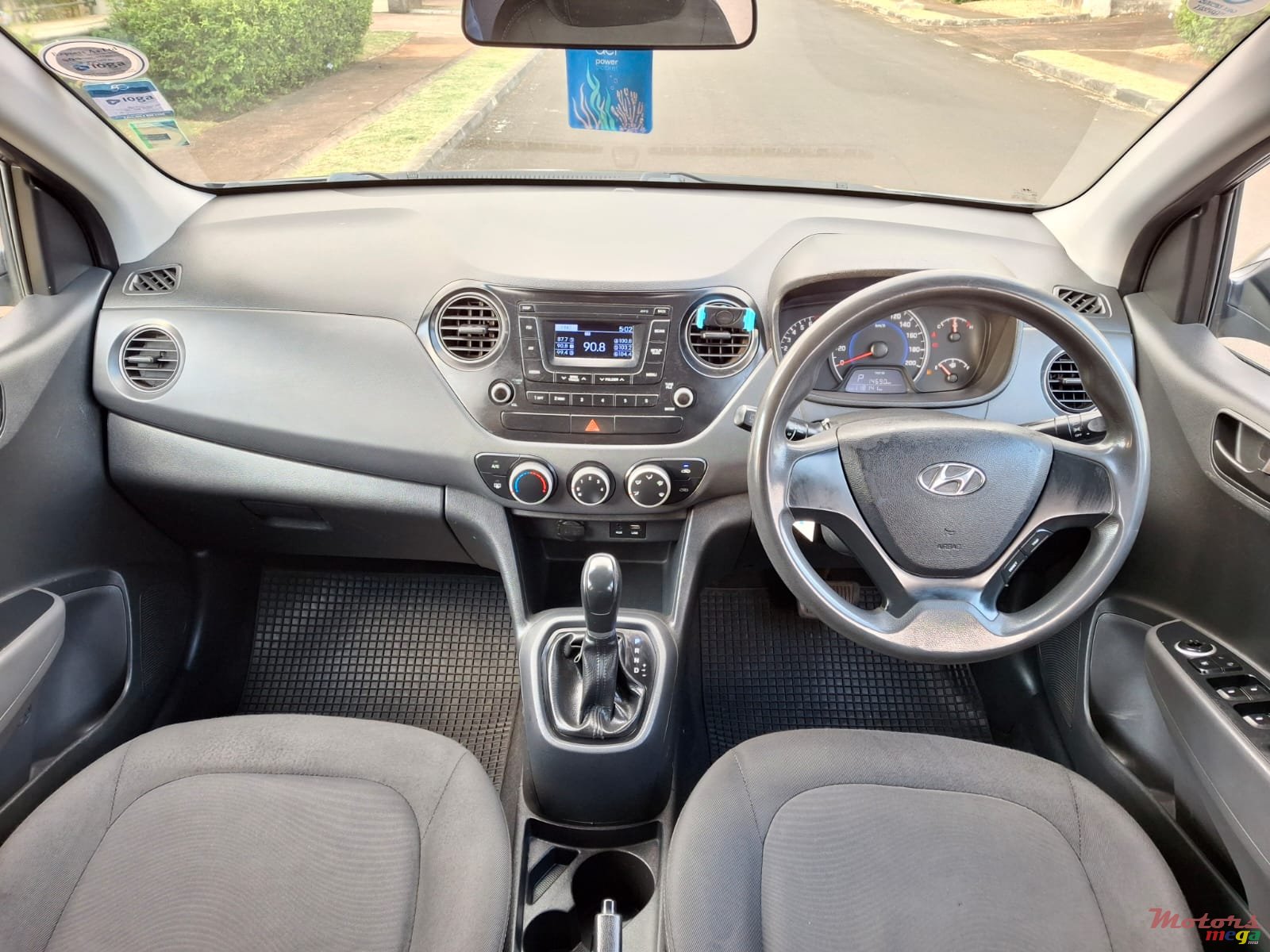 2017' Hyundai i10 Grand photo #6