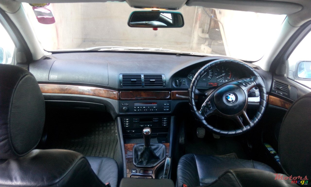 2003' BMW 525 photo #4