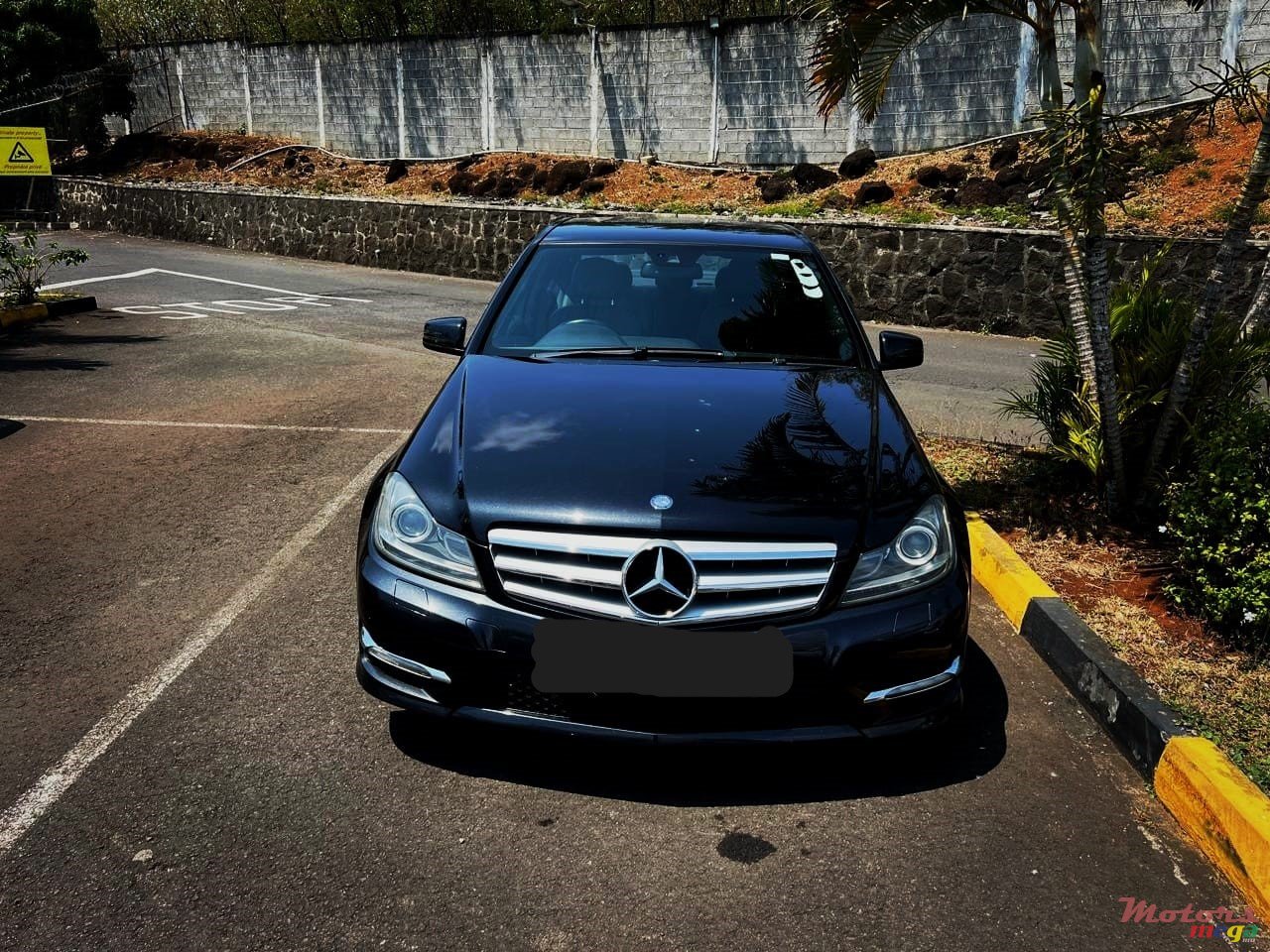 2011' Mercedes-Benz C 180 AMG pack photo #1