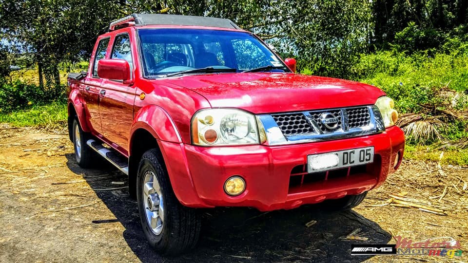 2005' Nissan Hardbody 4x4 Predator photo #1
