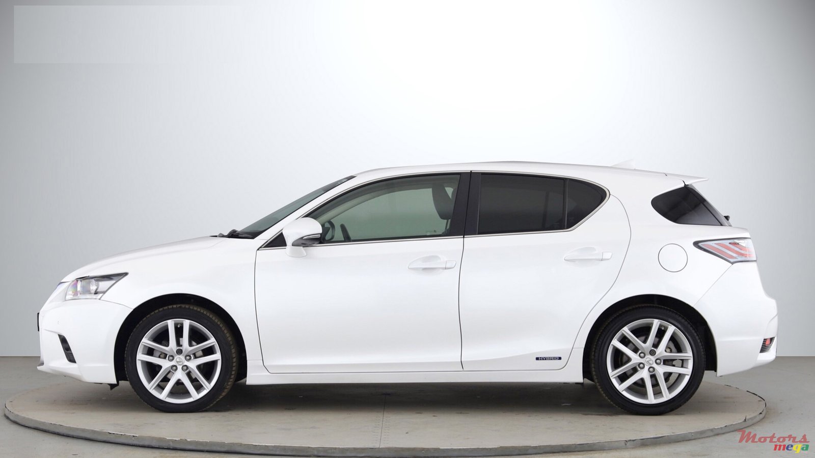 2016' Lexus CT photo #2