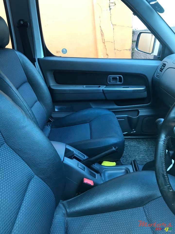 2015' Nissan NP300 photo #5