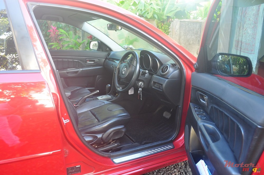 2005' Mazda 3 None photo #6