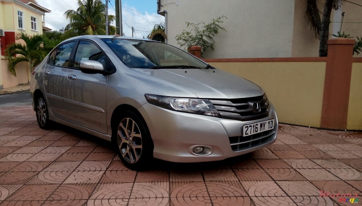 2010' Honda City photo #1