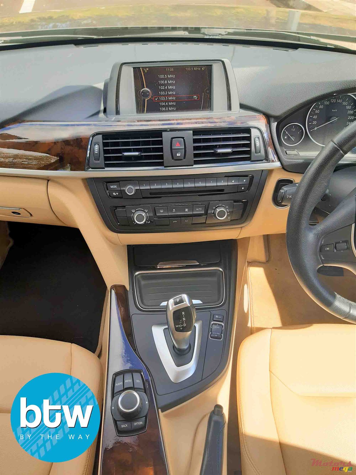 2013' BMW 3 Series 316i photo #6