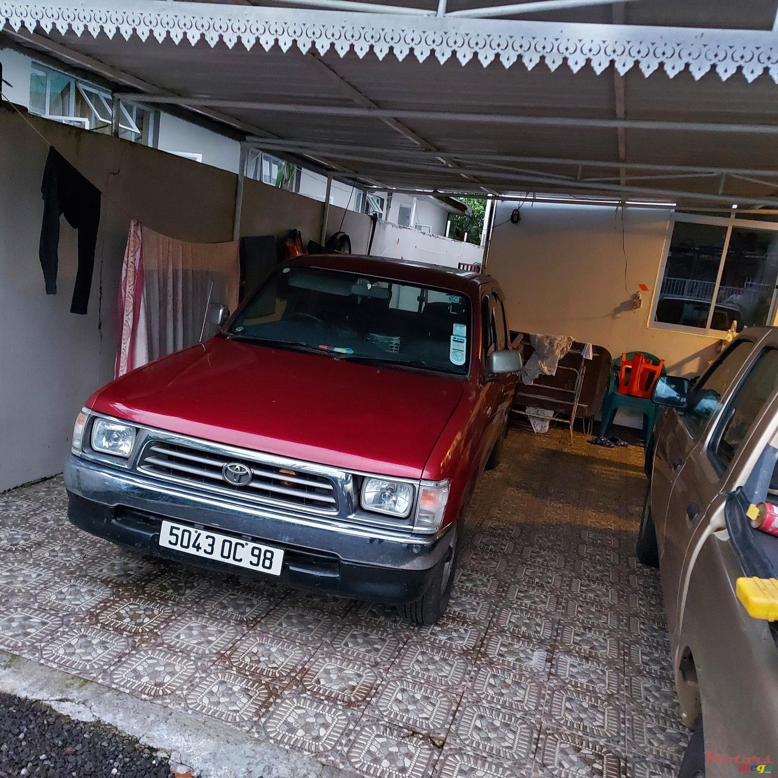 1998' Toyota Hilux photo #1
