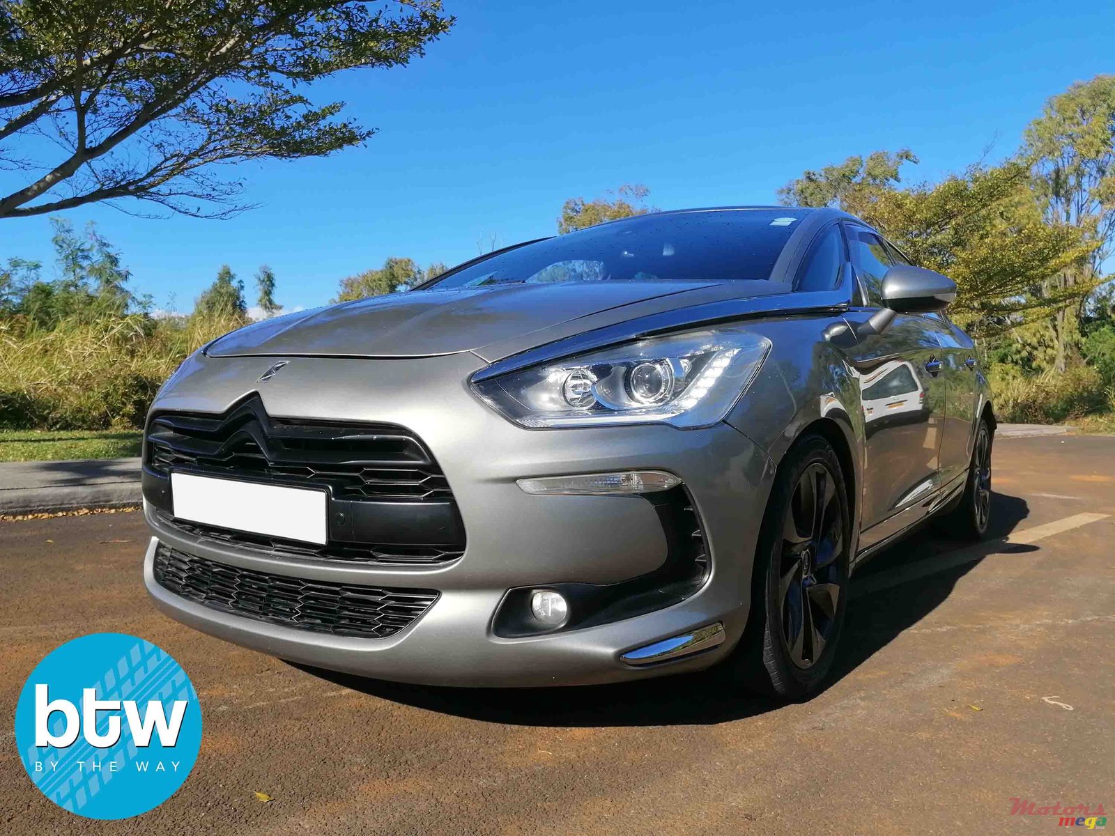 2014' Citroen DS5 photo #2