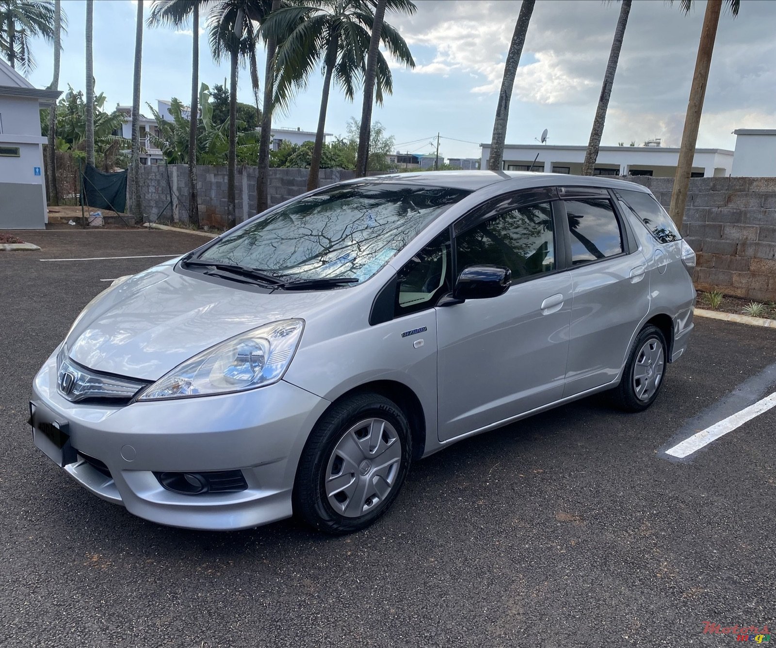 2014' Honda Shuttle Shuttle Hybrid photo #2