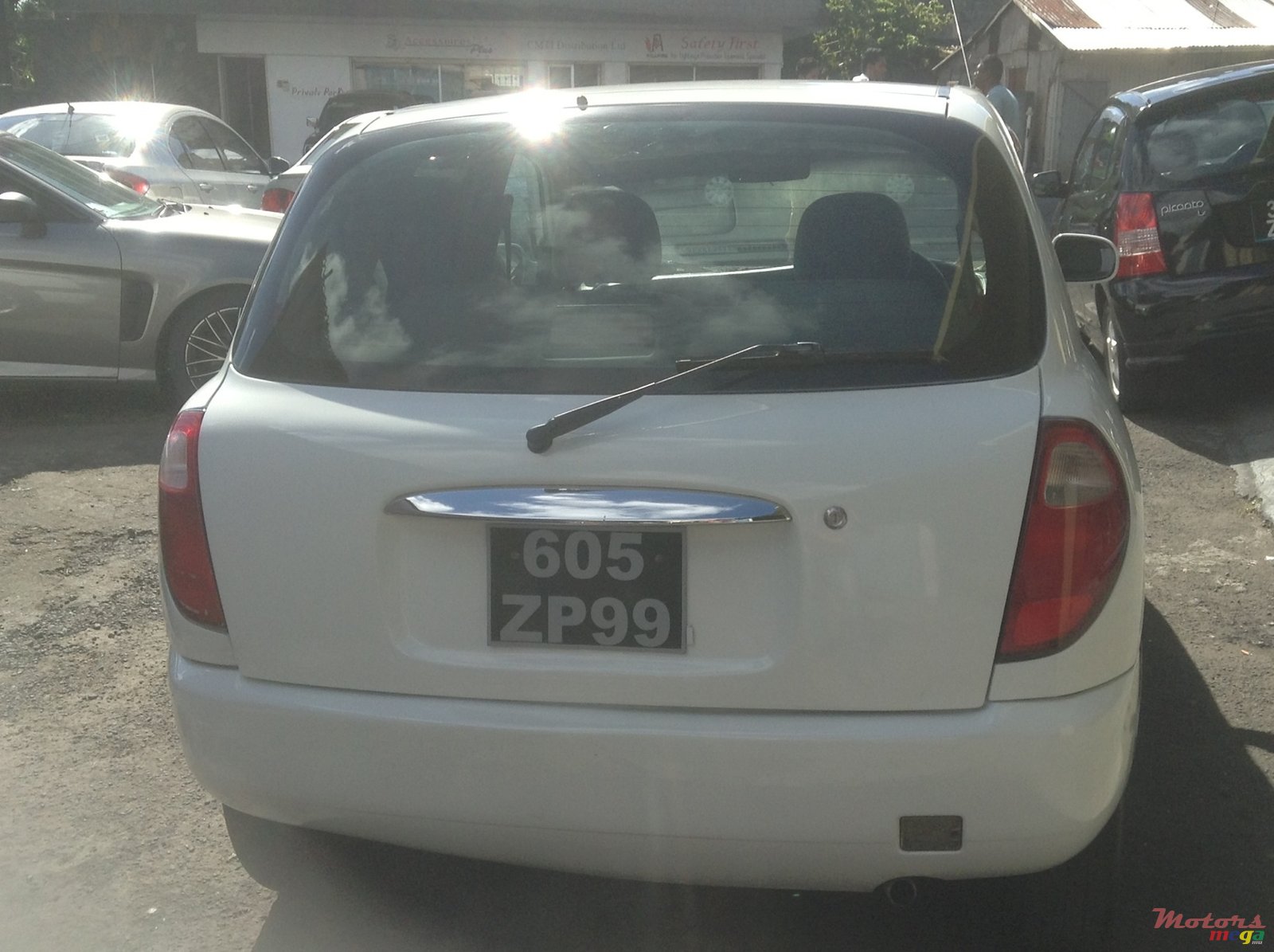 1999' Toyota Duet photo #3