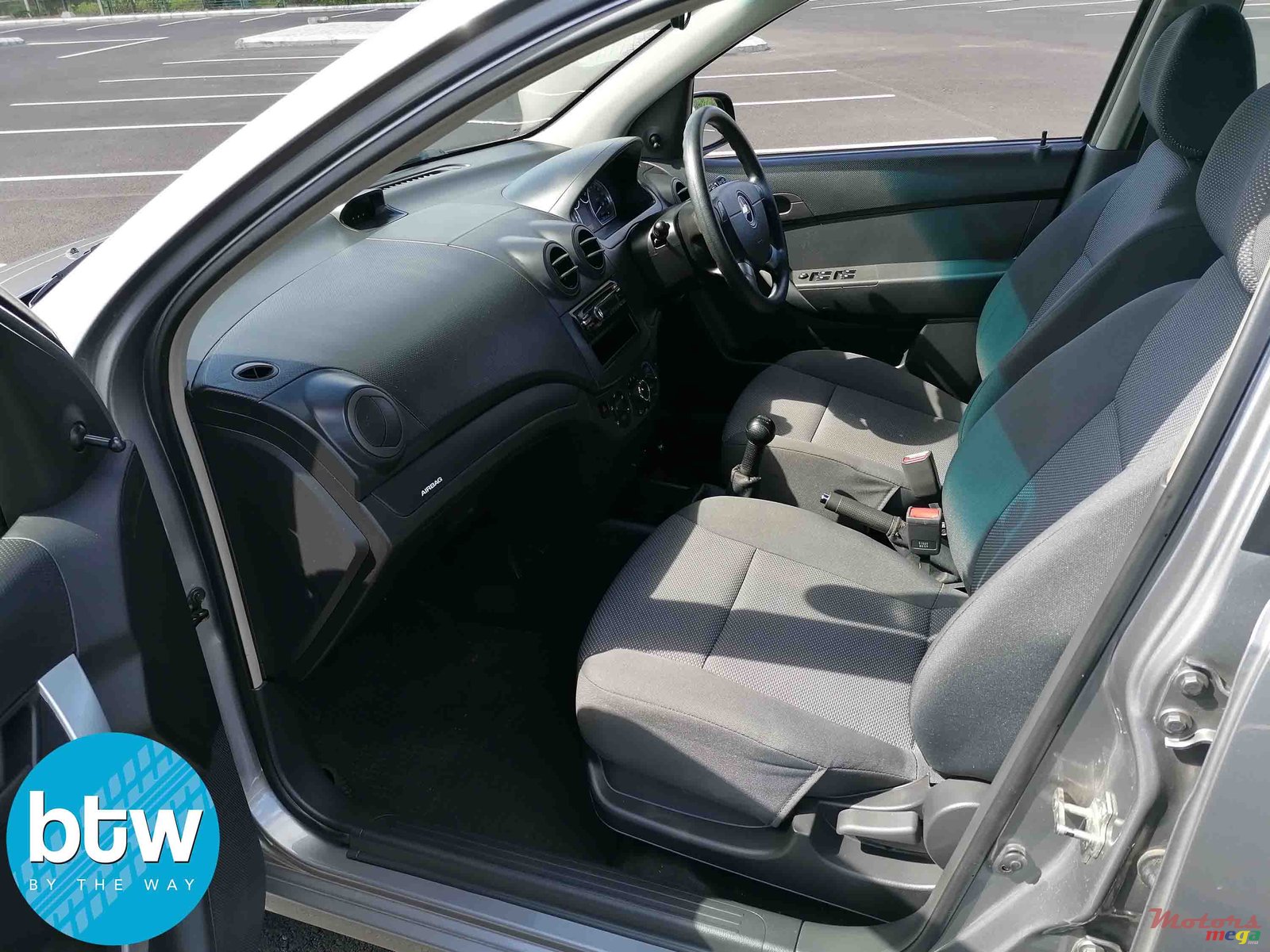 2011' Chevrolet Aveo LS photo #3