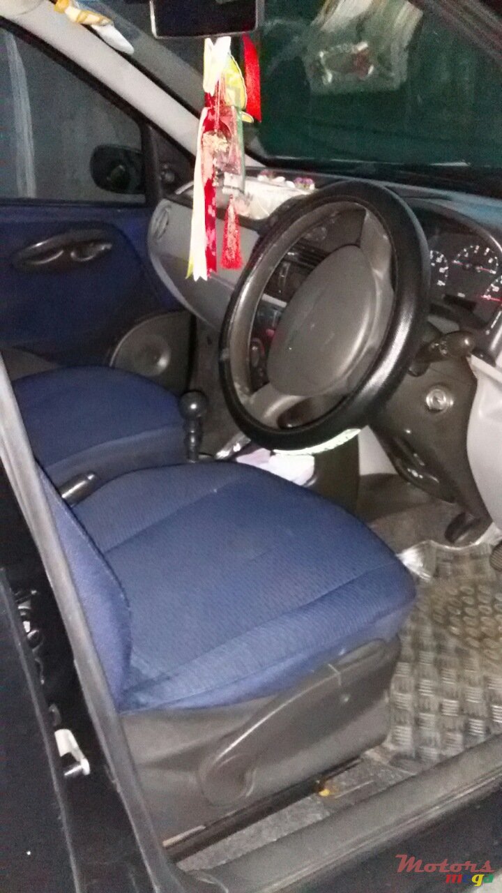 2002' Fiat Punto photo #3