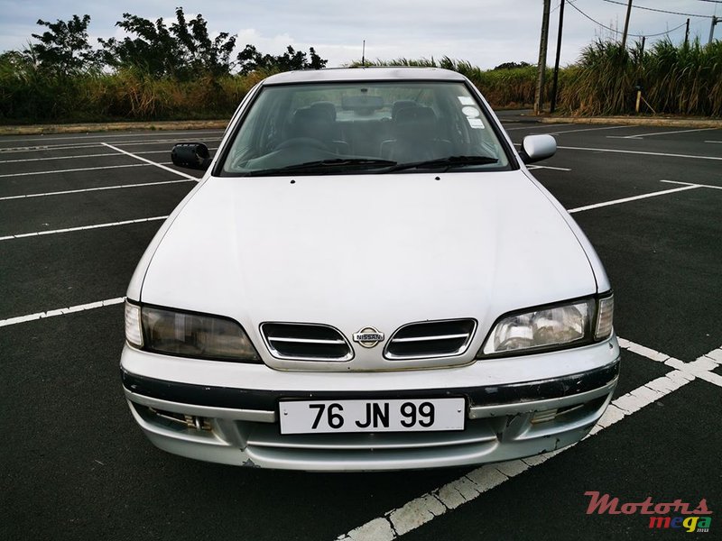 1999' Nissan Primera SLX photo #1