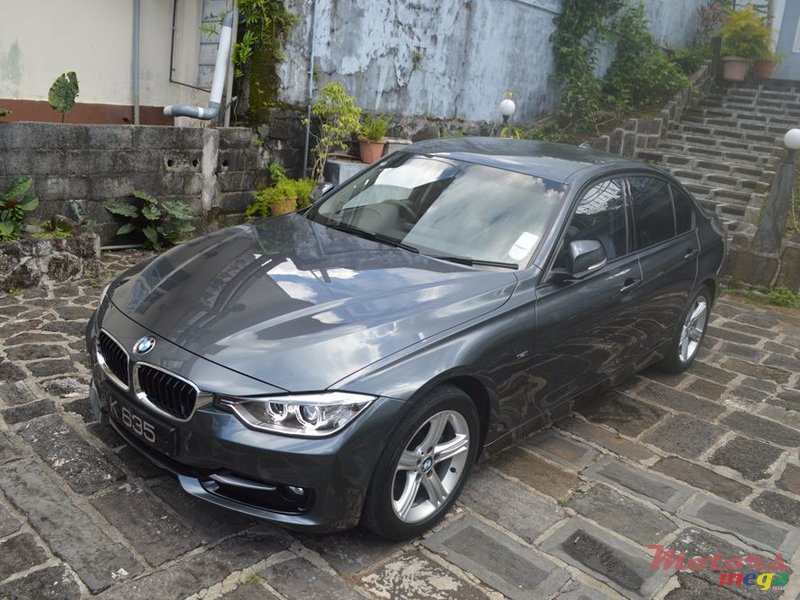 2013' BMW 320 photo #2