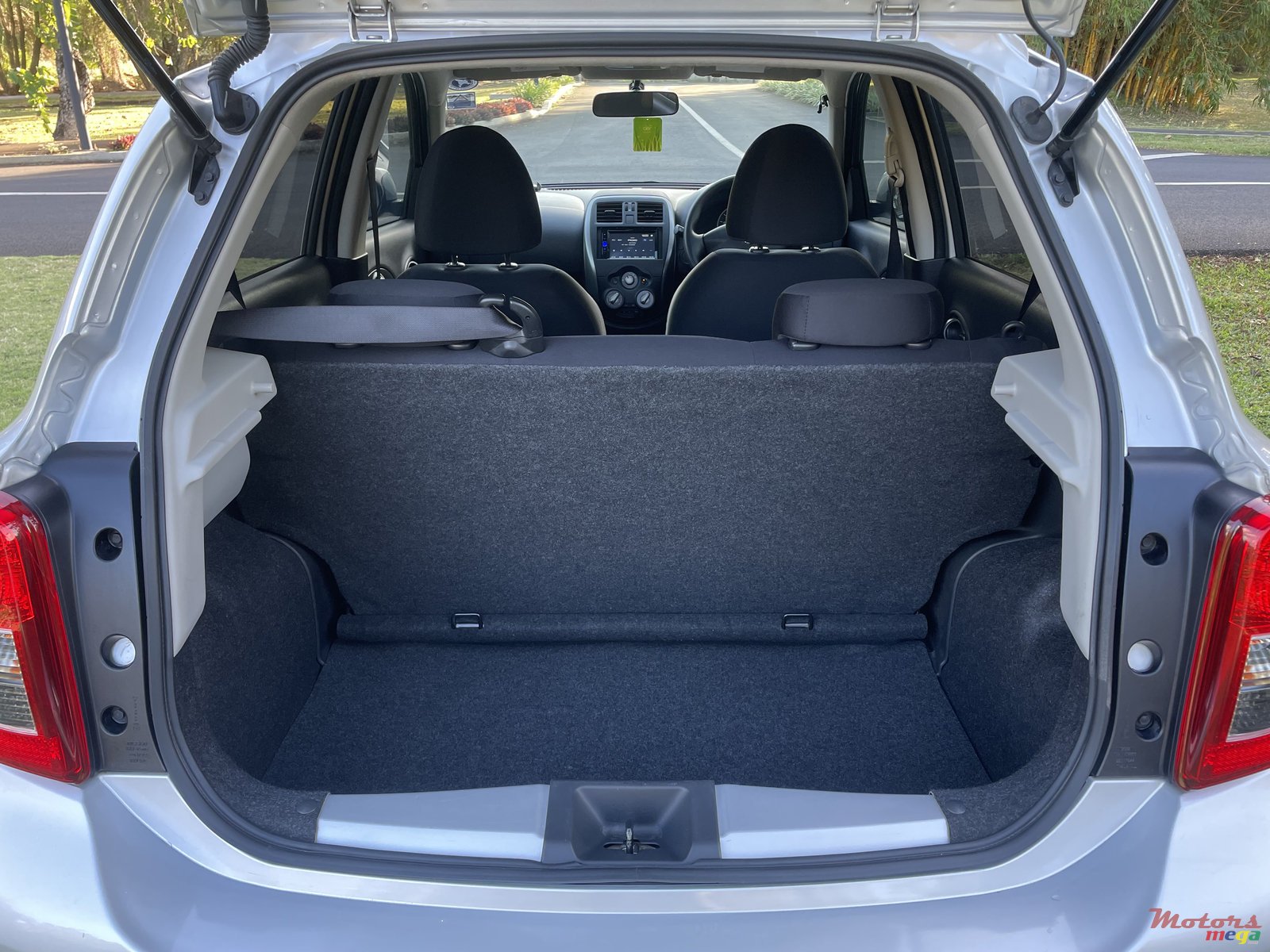 2018' Nissan March photo #7