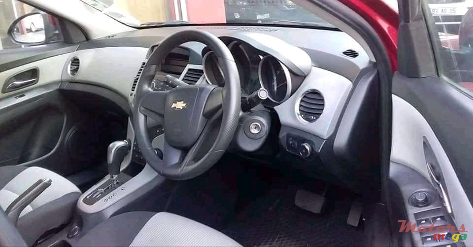 2012' Chevrolet Cruze photo #3