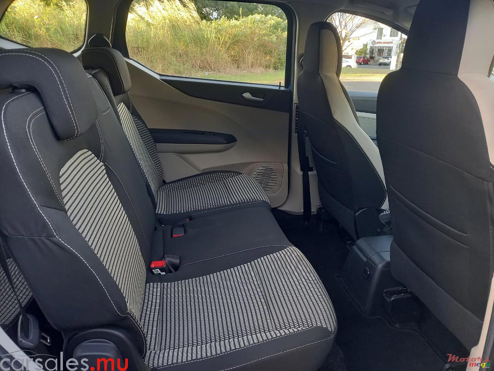 2023' Renault Triber 7 Seater 1.0 photo #5