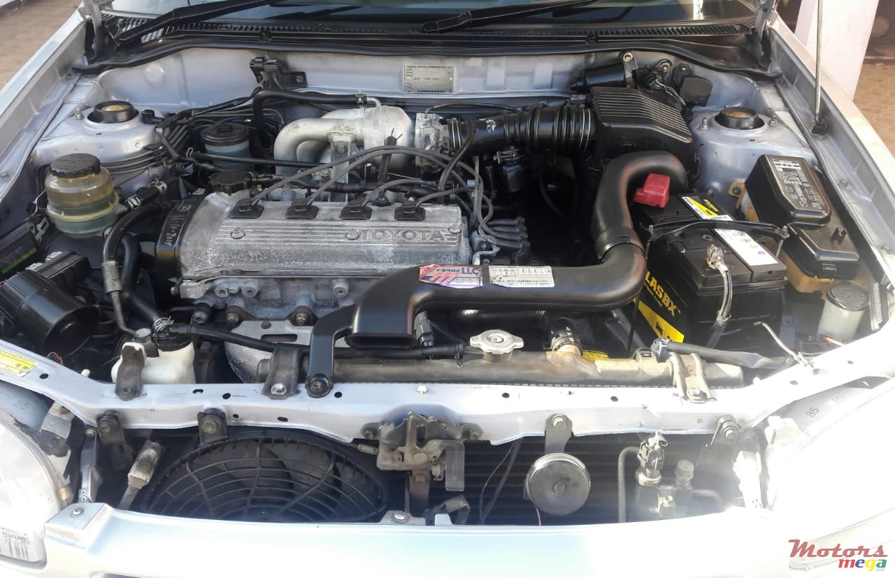 1998' Toyota Starlet photo #2