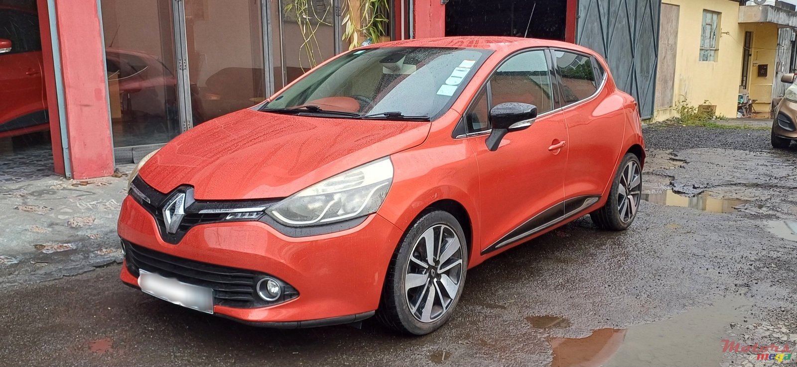 2015' Renault Clio photo #2