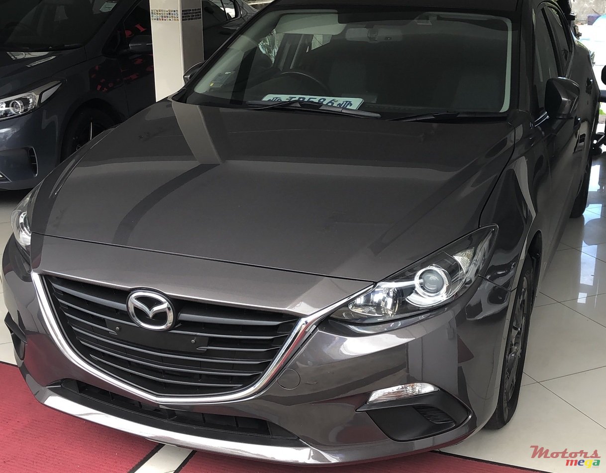 2016' Mazda Axela photo #3