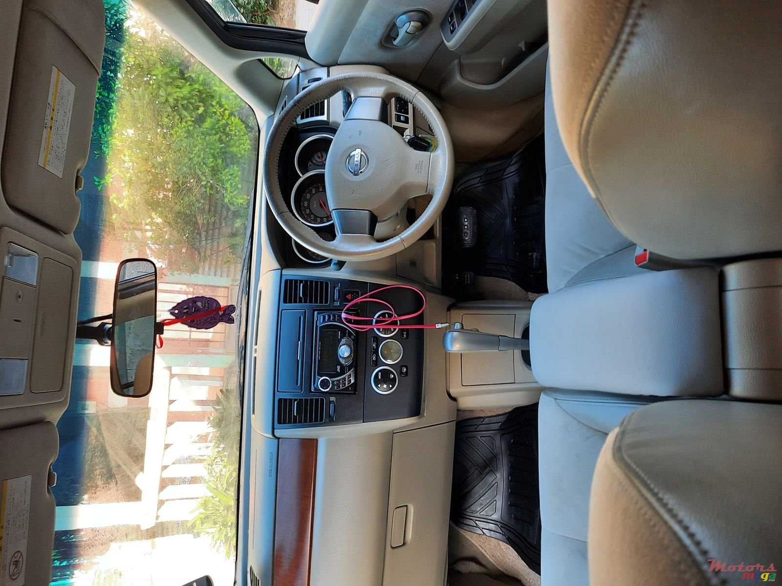 2011' Nissan Tiida photo #4