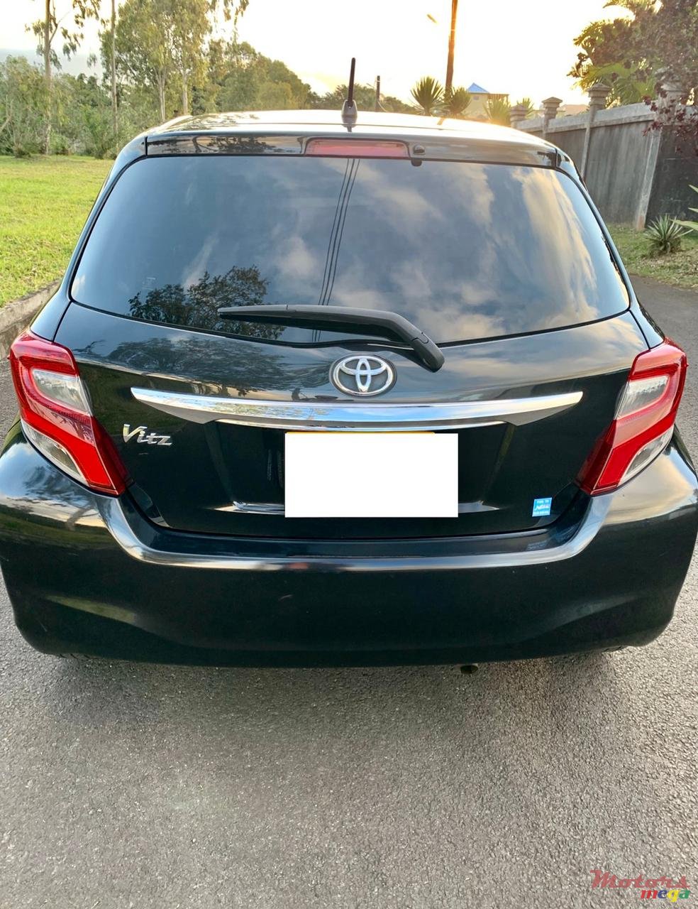 2015' Toyota Vitz photo #4