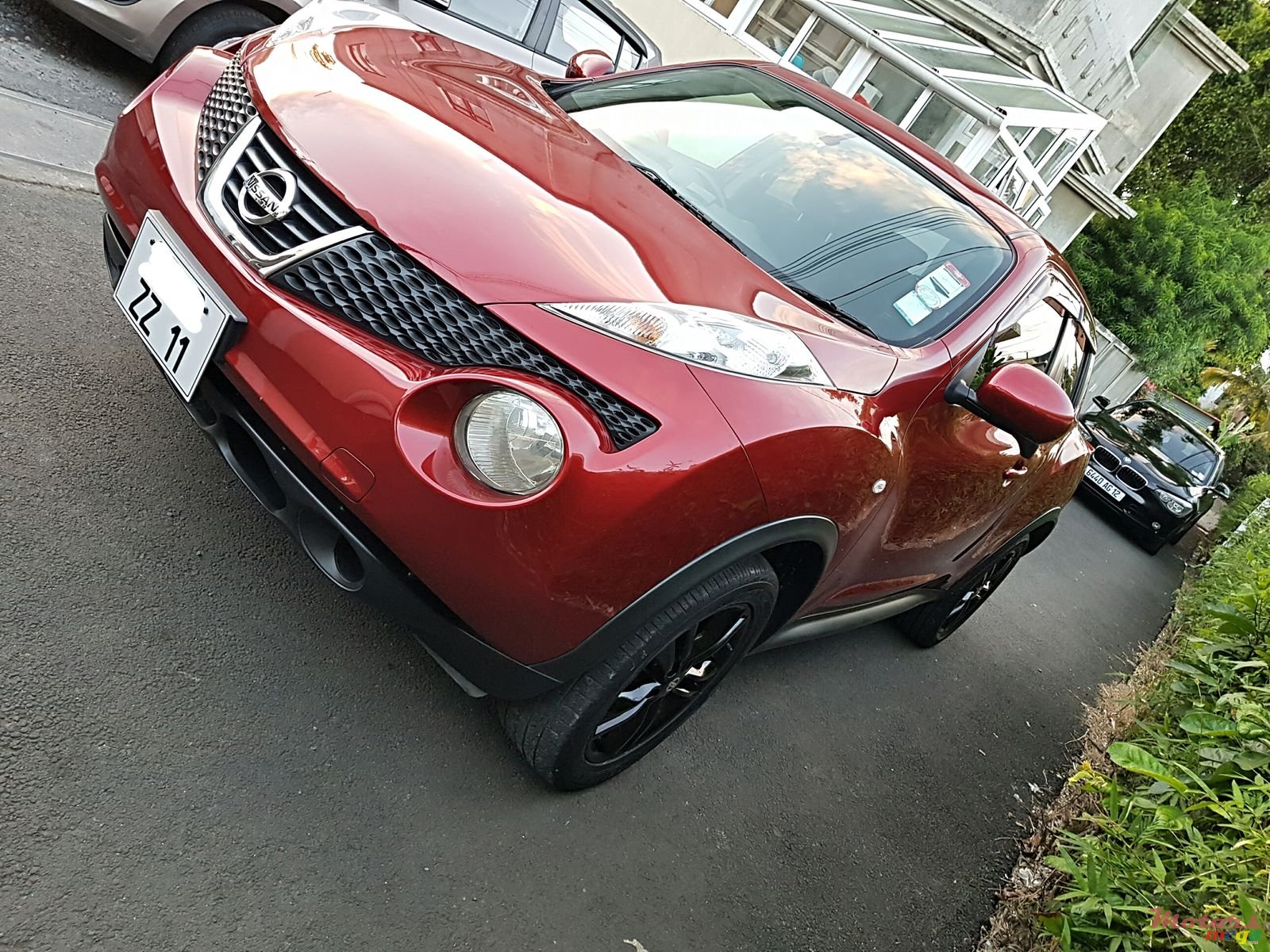 2011' Nissan Juke Automatic photo #3