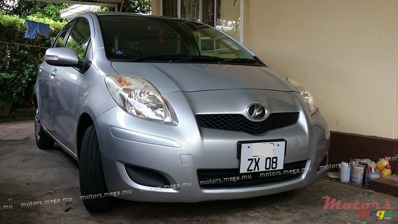 2008' Toyota Vitz photo #1