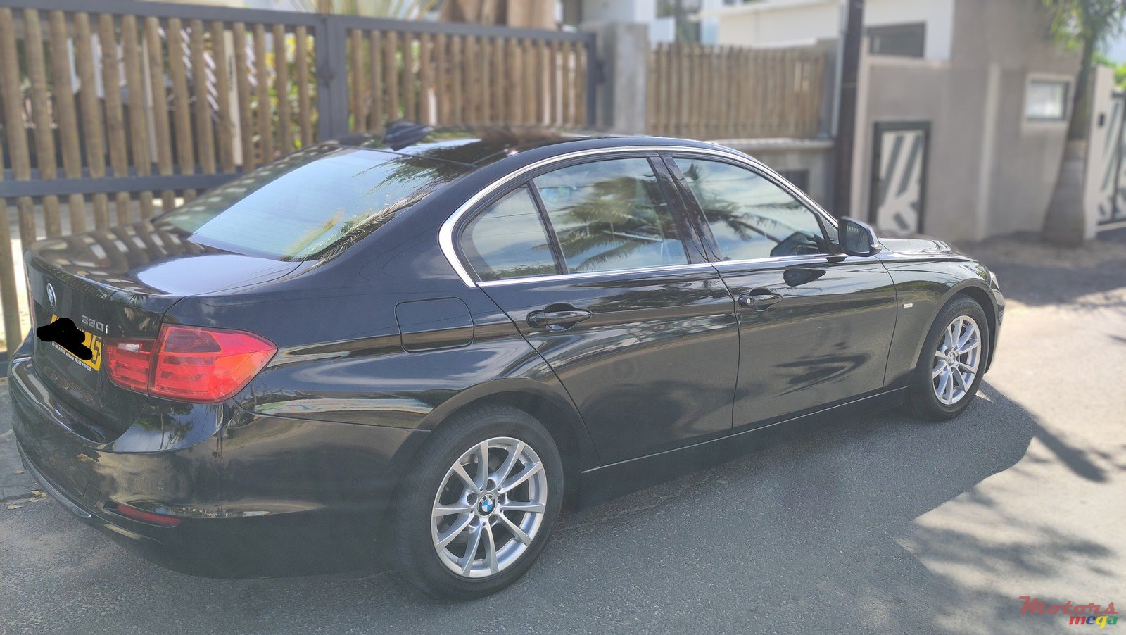 2015' BMW 320 photo #2