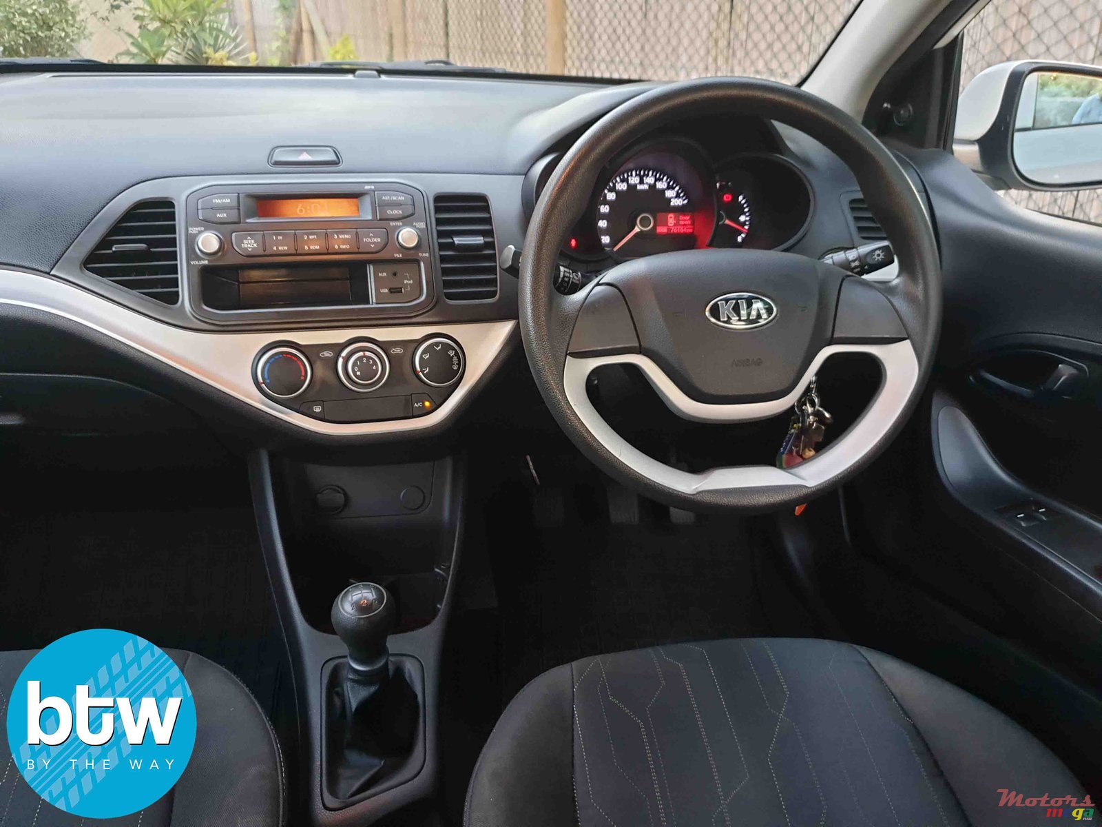 2012' Kia Picanto photo #5