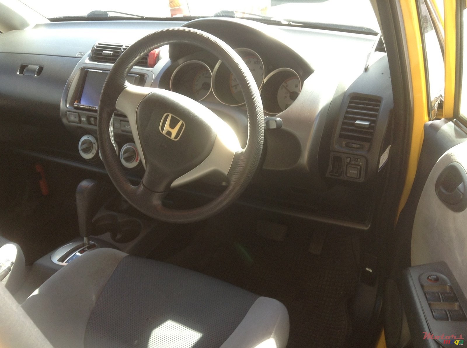 2005' Honda Fit photo #4