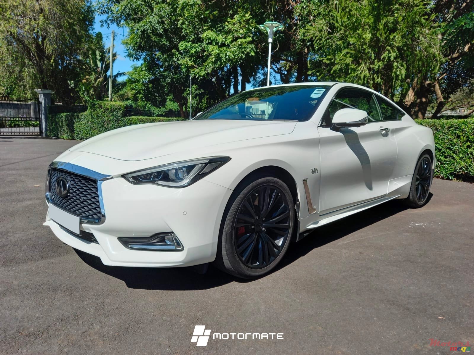 2019' Infiniti Q60 COUPE photo #2