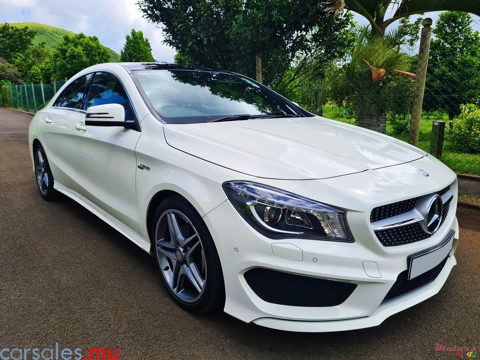 2015' Mercedes-Benz CLA 200 AMG Line photo #2