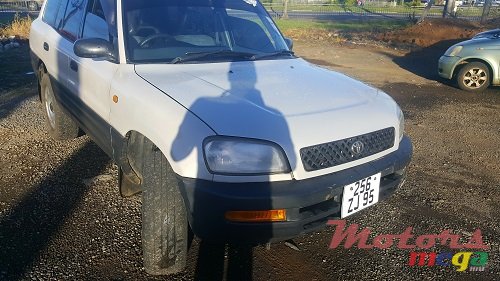 1995' Toyota RAV4 photo #1