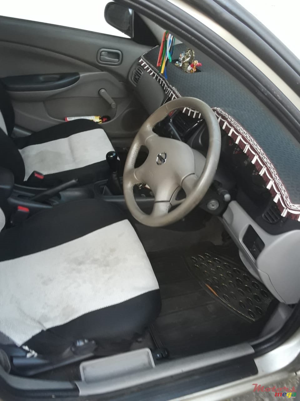 2003' Nissan Sunny photo #3