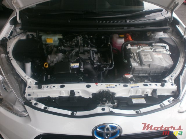 2016' Toyota Aqua photo #2