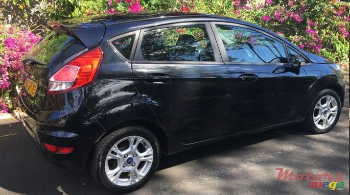 2015' Ford Fiesta photo #5
