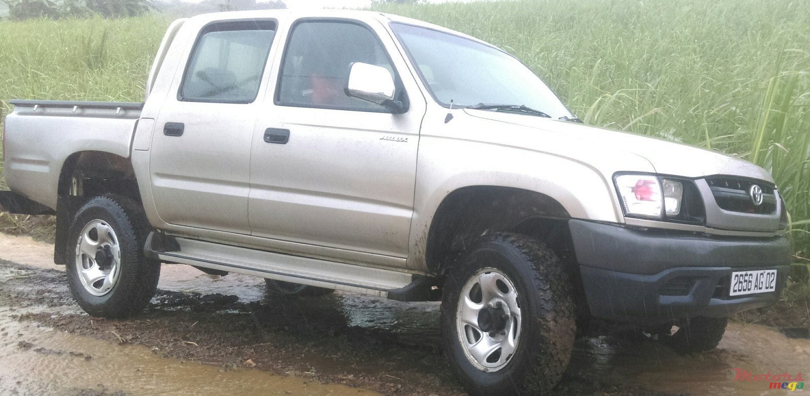 2002' Toyota Hilux photo #4